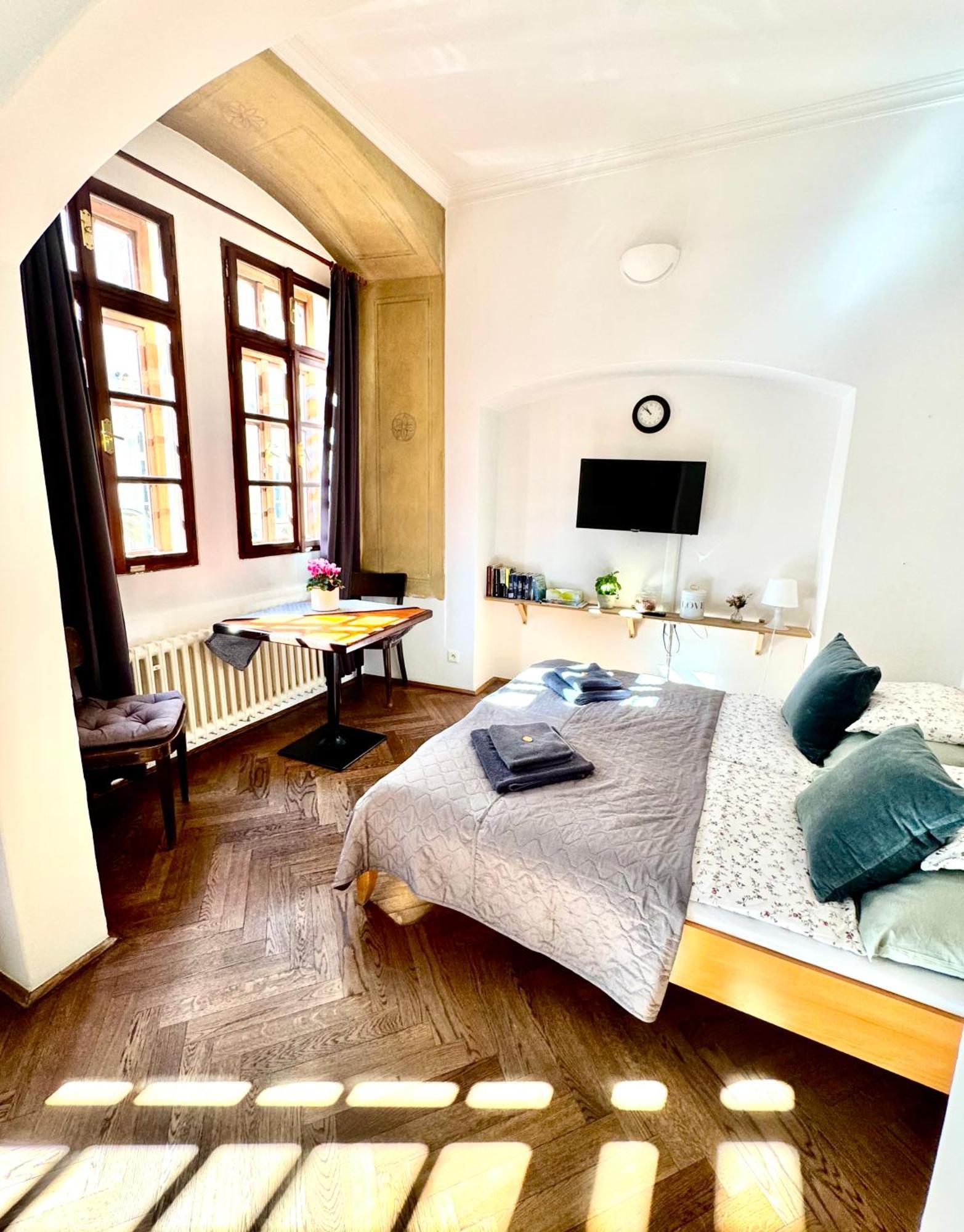 Apartment Nerudova 36 Prag